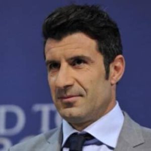 Figo exige la dimisión de Infantino en la FIFA por su comportamiento «bajo y cobarde»