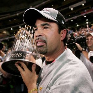 Subastan cena con Ozzie Guillén para recaudar fondos para afectados por los terremotos en Venezuela