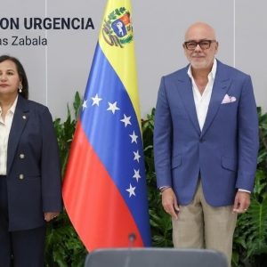 NEGOCIAR CON URGENCIA. Por: Douglas Zabala