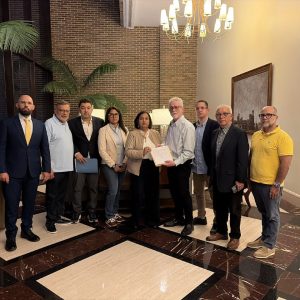 Américo De Grazia y sectores de Guayana presentan diagnóstico de la crisis en Bolívar a Dinorah Figuera