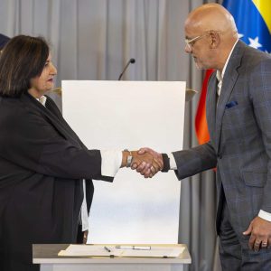 La primera concesión concreta del régimen de Delcy en una mesa de negociación marcada por la presión de Trump