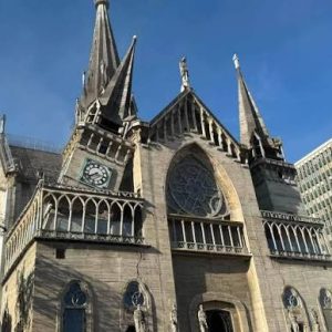 Cúpula de la Catedral de Manizales colapsa tras fuerte sismo en Colombia