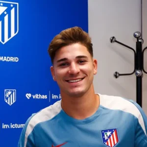 Simeone cierra la puerta a la salida de Julián Álvarez del Atlético