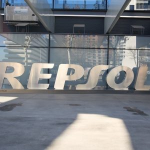 Repsol estrecha lazos con Trump para asegurar sus negocios en Venezuela