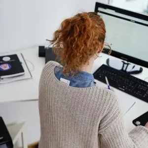 ¿Estar de pie en el trabajo es mejor que estar sentado?: lea aquí