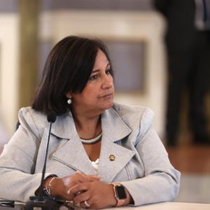 Dinorah Figuera destaca levantamiento de bloqueos a medios como un «primer paso»