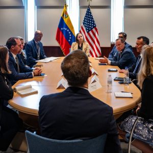 Jefe de inteligencia militar de EE. UU. sostuvo reuniones de alto nivel en Caracas