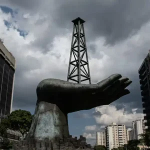 Bloomberg: Riesgo país de Venezuela cae un 52 % en 2026 impulsado por la reapertura petrolera