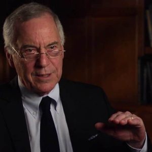 Steve Hanke entrega a Trump plan para dolarizar oficialmente Venezuela