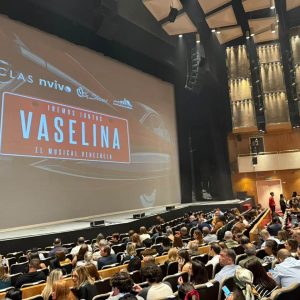 Clientes, aliados y colaboradores de Bancamiga disfrutaron de una noche memorable en el musical Vaselina