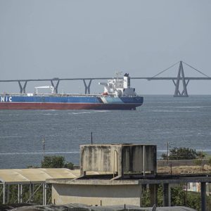El acuerdo petrolero entre Venezuela y EEUU, entre grandes promesas e incógnitas