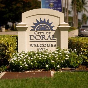 Controles migratorios y cautela ciudadana inciden en la dinámica residencial y comercial de Doral