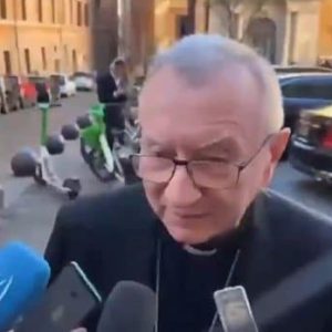 Parolin destaca la «serenidad» del Papa y tiene confianza en que todo se resuelva