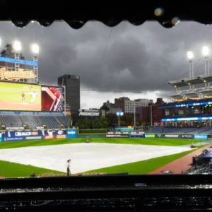 ¡MAL TIEMPO IMPIDE EL BEISBOL! Juego 4 de la Serie de Campeonato entre Rays y Guardians fue aplazado por lluvia