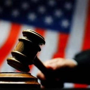 Juez rechaza intento de Trump de apartar 20.000 votos por correo en California