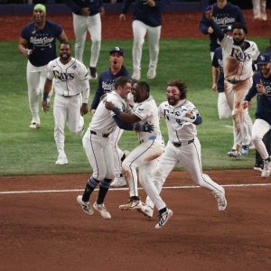Rays evitan eliminación con victoria agónica en la Serie Mundial