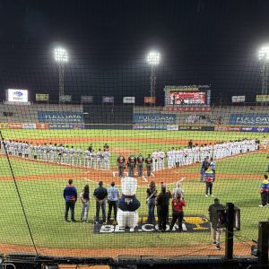 Águilas blanquean 8-0 a Leones para iniciar con el pie derecho su temporada 2026-2027