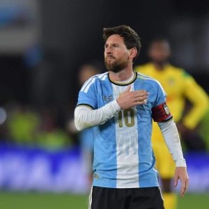 ¡Gran despedida! Messi marca y asiste dos veces en triunfo de Argentina sobre Benín 3-0